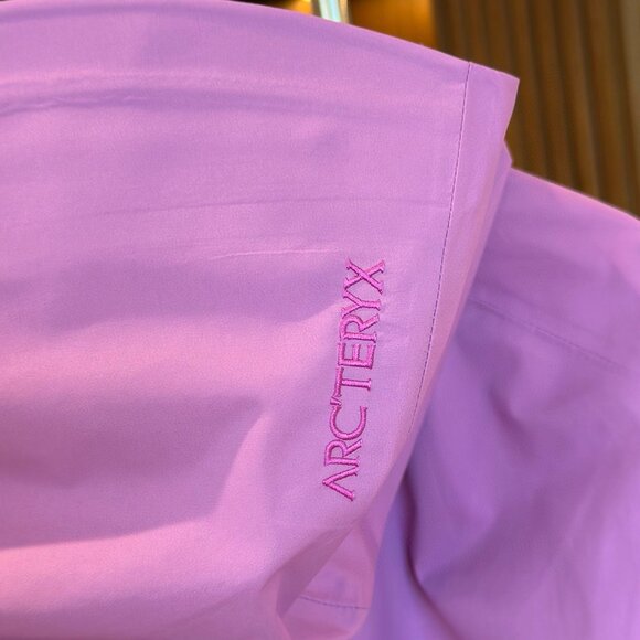 Rose-red Arc'teryx Durable Waterproof Jacket/Ski Suit - Picture 6 of 9